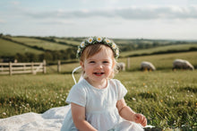 Load image into Gallery viewer, Daisies Floral Crown