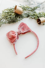 Load image into Gallery viewer, Sandy Velvet - Mulberry