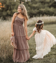 Load image into Gallery viewer, White Sunflowers Crown