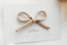 Load image into Gallery viewer, Cami Hairbow - Small Oatmeal