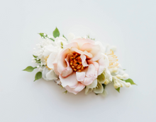 Load image into Gallery viewer, Je t'aime - Floral Clip Pink