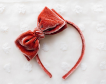 Load image into Gallery viewer, Sandy Velvet - Light Cognac