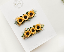 Load image into Gallery viewer, Little Sunflower Clip -