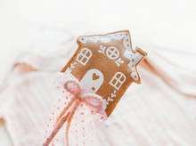Load image into Gallery viewer, Gingerbread House Wand