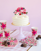 Load image into Gallery viewer, Floral scalloped dinner napkin