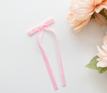 Load image into Gallery viewer, Tally hair bow - Light Pink