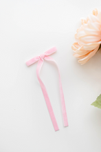 Load image into Gallery viewer, Tally hair bow - Light Pink