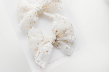 Load image into Gallery viewer, Honey Pigtails - Ivory Daisy