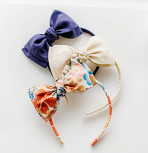 Load image into Gallery viewer, Sandy Headband - Navy Linen