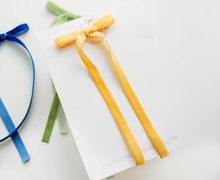 Load image into Gallery viewer, Tally hair bow - Yellow