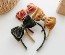 Load image into Gallery viewer, Sandy Velvet - Olive