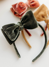 Load image into Gallery viewer, Sandy Velvet - Olive