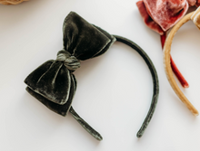 Load image into Gallery viewer, Sandy Velvet - Olive