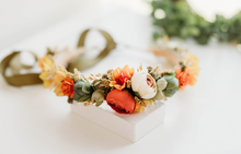 Load image into Gallery viewer, Maple & Moss Crown
