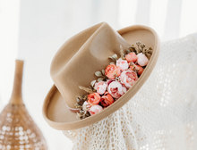 Load image into Gallery viewer, Willow Floral -Autumn Splendor