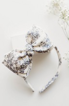 Load image into Gallery viewer, Sandy Headband - Blue Tea Garden