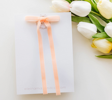 Load image into Gallery viewer, Tally hair bow - Peach