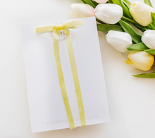 Load image into Gallery viewer, Tally hair bow - Light Yellow