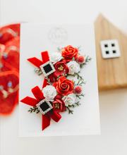 Load image into Gallery viewer, Elodie Clip - Santa