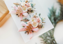 Load image into Gallery viewer, Elodie Clip - Gingerbread Kisses