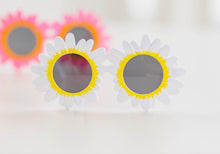 Load image into Gallery viewer, White Daisy Sunglasses