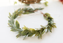 Load image into Gallery viewer, Laurel Crown