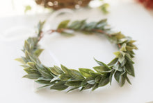 Load image into Gallery viewer, Laurel Crown