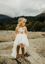 Load image into Gallery viewer, Evangeline Gold Lace Headband