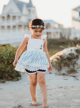 Load image into Gallery viewer, Neutral Seashell Crown