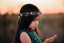 Load image into Gallery viewer, Christmas Crown - Pinecones