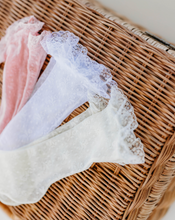 Load image into Gallery viewer, Carol Lace Floral Socks - Mauve