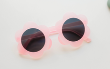 Load image into Gallery viewer, Bloom sunglasses - Clear Pink