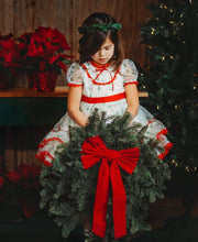 Load image into Gallery viewer, Laurel Crown
