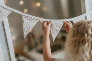 Embroidery Bunting Flag - Daisies