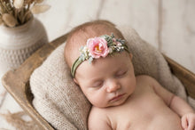 Load image into Gallery viewer, Bertha Nylon Headband
