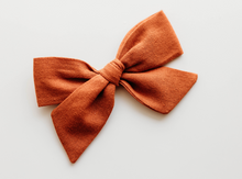 Load image into Gallery viewer, Hope Hair bow - Rust
