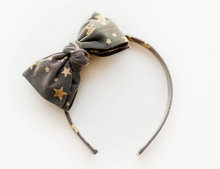 Load image into Gallery viewer, Sandy Headband - Gold and Black Stars
