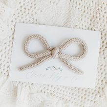 Load image into Gallery viewer, Cami Hair bow - Large Oatmeal
