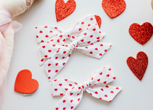 Load image into Gallery viewer, Andrea Girl Hair bow - Red Hearts
