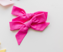 Load image into Gallery viewer, Tina hair bow set - Hot Pink
