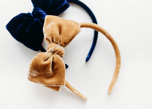 Load image into Gallery viewer, Sandy Velvet - Autumn Gold
