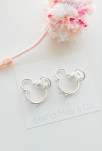 Load image into Gallery viewer, Mouse Silver Claw Clip - Pigtails
