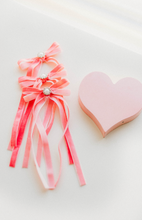 Load image into Gallery viewer, Winnie Bow -Pink
