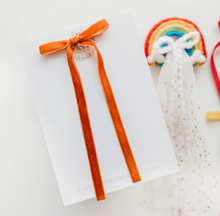 Load image into Gallery viewer, Tally hair bow - Dusty  Orange
