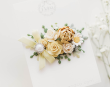 Load image into Gallery viewer, Bloom Hair Clip - Yellow
