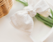 Load image into Gallery viewer, Sandy Headband - Berry Belle (white)
