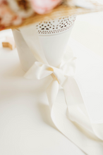 Load image into Gallery viewer, Petite Fleur Floral Hat
