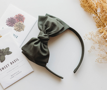 Load image into Gallery viewer, Sandy Fall Headband - Military Green
