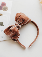 Load image into Gallery viewer, Sandy Velvet Headband - Toffee
