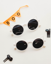 Load image into Gallery viewer, Sunglasses Cat - White
